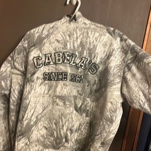 Cabellas USED Hooded Sweatshirt!!! VERY WARM “Camo”